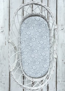 103-przescieradlo-sleepee-we-care-grey-piorka.jpg