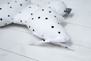 107-sleepee-poduszka-antywstrząsowa-motylek-dots.jpg