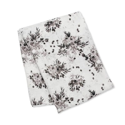400-lulujo-modern-kocyk-bambusowy-black-floral-1.jpg