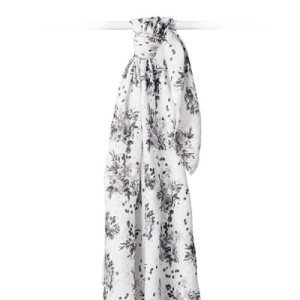 400-lulujo-modern-kocyk-bambusowy-black-floral-2.jpg
