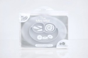 pol_pm_EZPZ-Silikonowy-talerzyk-z-podkladka-maly-2w1-Mini-Mat-pastelowa-szarosc-3058_8.jpg