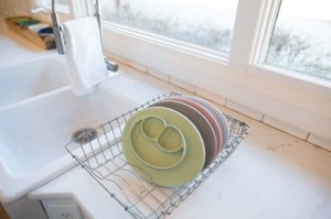 pol_pm_EZPZ-Silikonowy-talerzyk-z-podkladka-maly-2w1-Mini-Mat-pastelowa-szarosc-3058_6.jpg