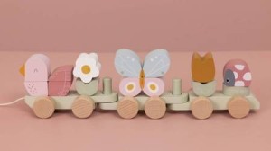 little dutch pociag roz.png 1.jpg